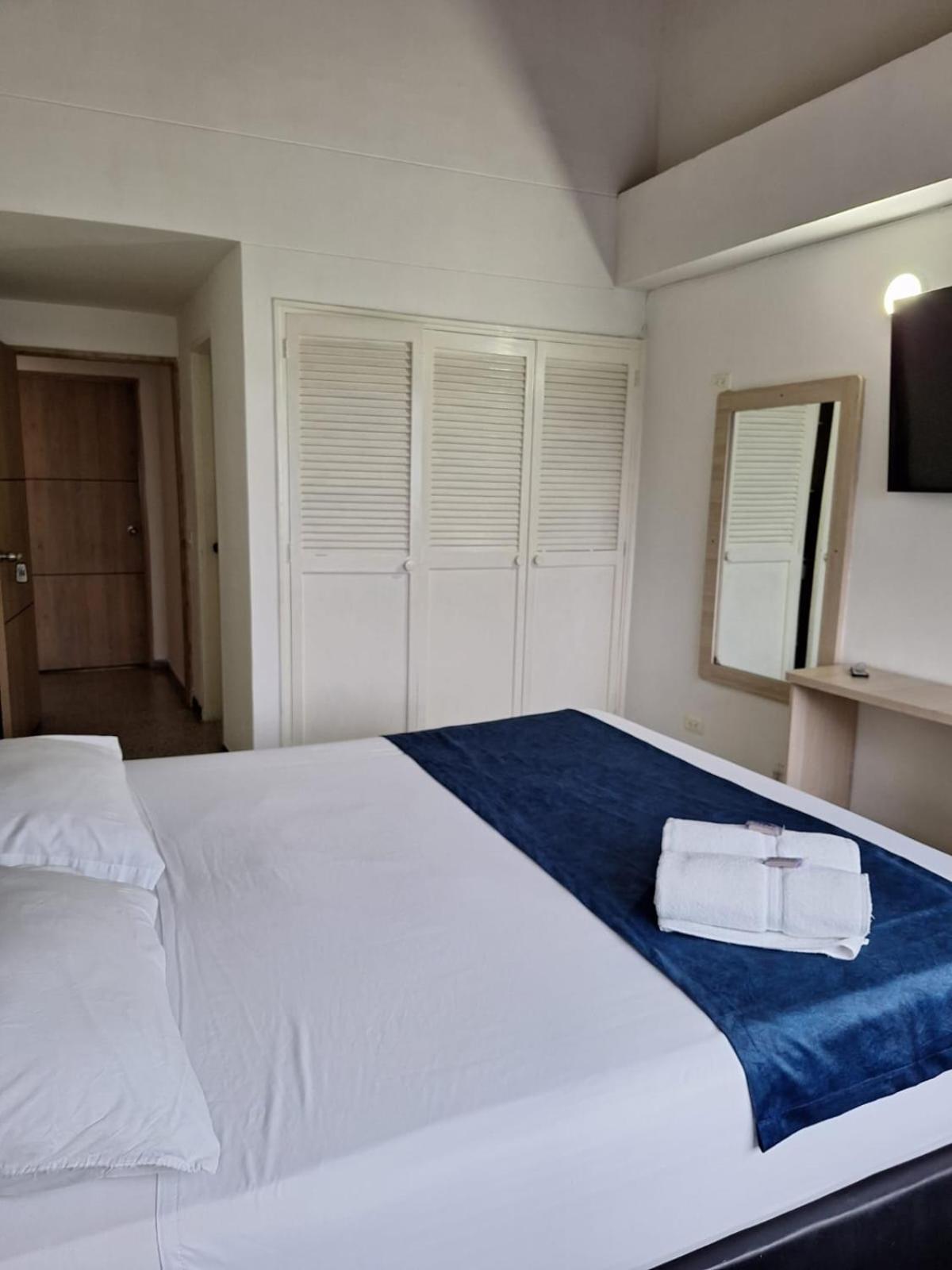 Hotel Suramericana Medellin Bagian luar foto