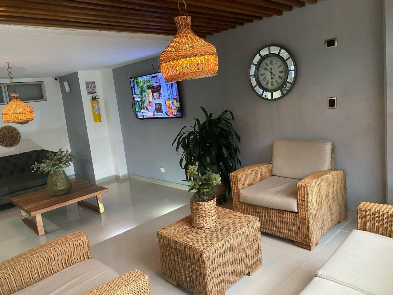 Hotel Suramericana Medellin Bagian luar foto